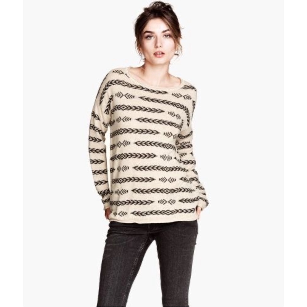 H&M Beige Pattern Knit Sweater ▪️⚜️🤍